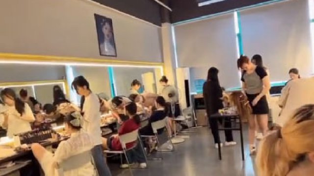 想学化妆，怎么选择适合自己的课程？