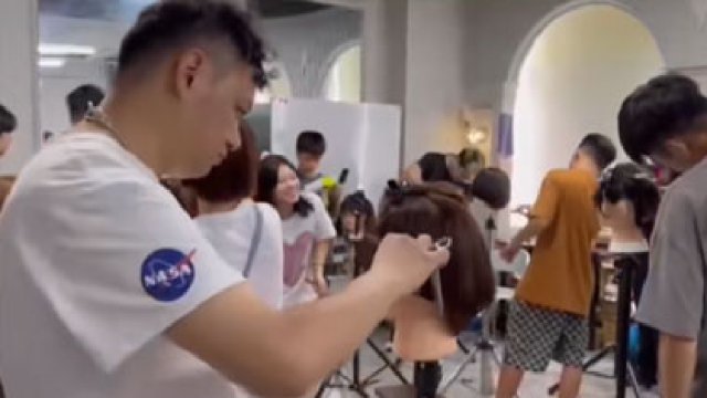 美发师保持竞争力，需要做到哪几点？