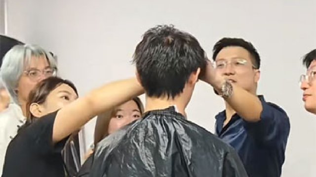 学美发半年还不敢上手，这所学校实操课超多，学会就赚到