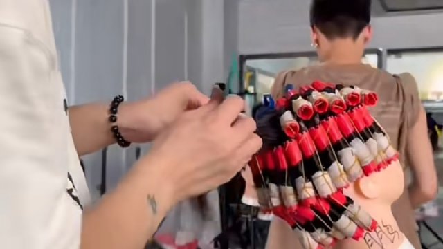 羡慕别人发型技术娴熟，难道不亲自学一手吗？