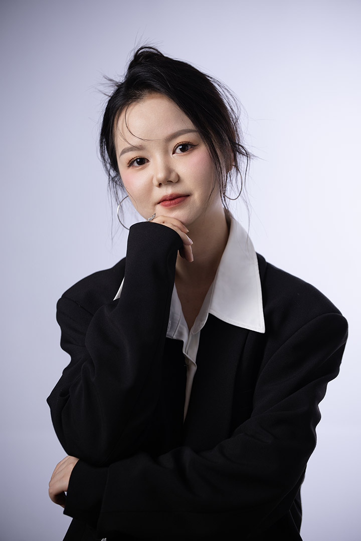 张曼